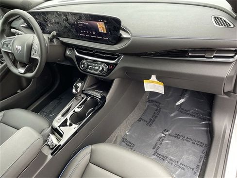 Used 2024 Buick Envista Sport Touring w/ Convenience I Package image 26