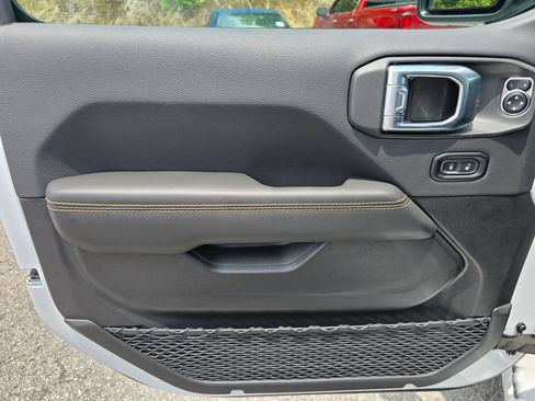 New 2026 Jeep Gladiator Sport AWD/4WD image 35