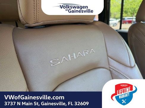 Used 2023 Jeep Wrangler Unlimited Sahara w/ Cold Weather Group AWD/4WD image 10