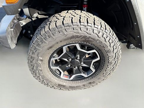 Used 2021 Jeep Gladiator Rubicon image 15