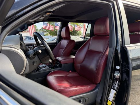 Used 2023 Lexus GX 460 Luxury w/ Sport Design Package AWD/4WD image 18