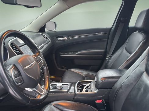 Used 2019 Chrysler 300 Touring L w/ Quick Order Package 22F image 15