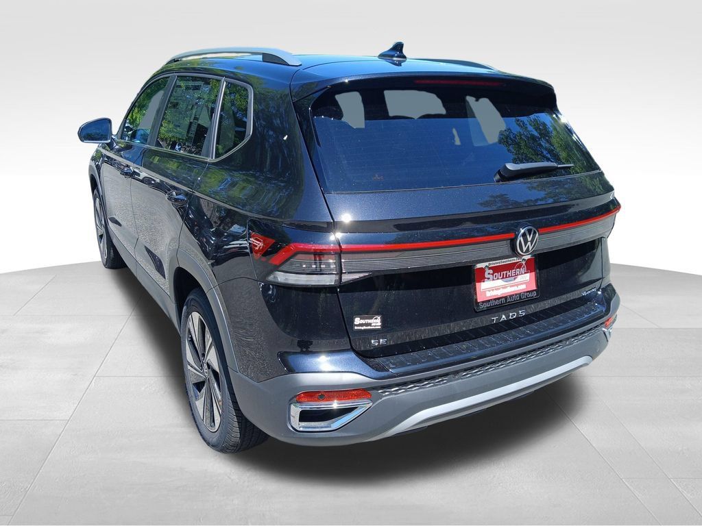 New 2026 Volkswagen Taos SE AWD/4WD image 3