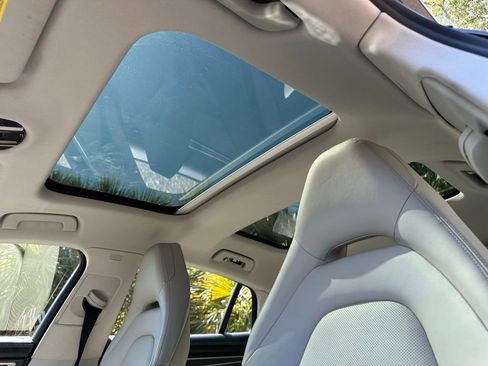 Used 2019 Porsche Panamera w/ Premium Package Plus image 29