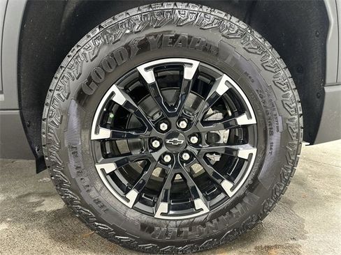 Used 2025 Chevrolet Traverse Z71 w/ Enhanced Driving Package image 14