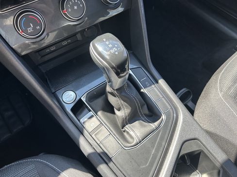 Certified 2022 Volkswagen Tiguan S image 15