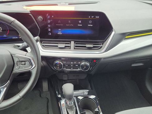 Certified 2024 Chevrolet Trax LT w/ Driver Confidence Package image 24