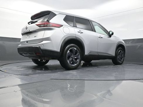 Used 2024 Nissan Rogue SV FWD image 37