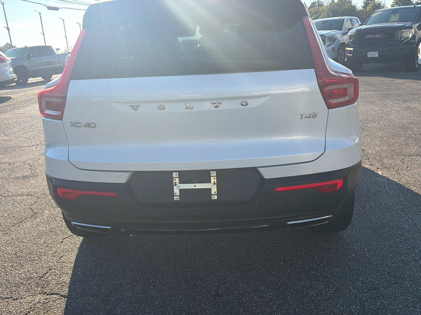 Used 2019 Volvo XC40 T4 R-Design FWD image 20