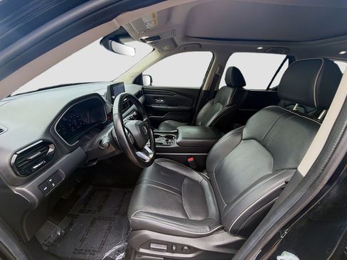 Used 2025 Honda Pilot Elite image 19