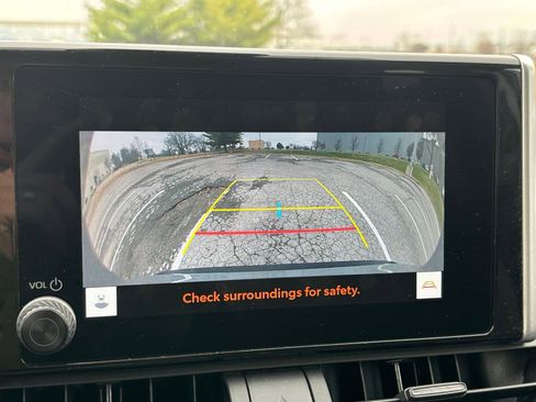 Used 2025 Toyota RAV4 XLE image 17