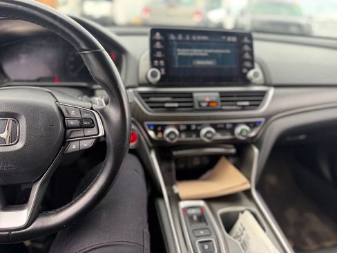 Used 2021 Honda Accord Touring image 8