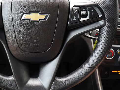 Used 2020 Chevrolet Trax LS FWD image 52