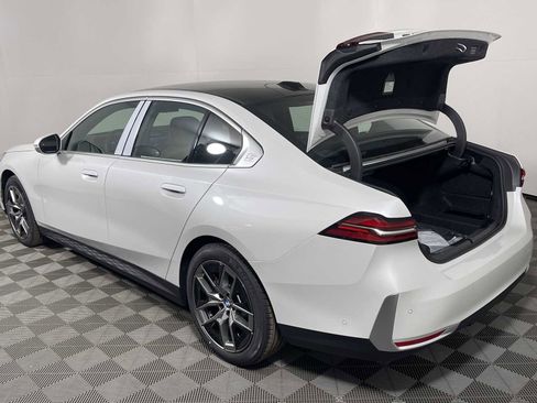 New 2026 BMW 530i xDrive w/ Premium Package image 20