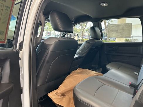 Used 2025 RAM 3500 Tradesman w/ Chrome Appearance Group image 29