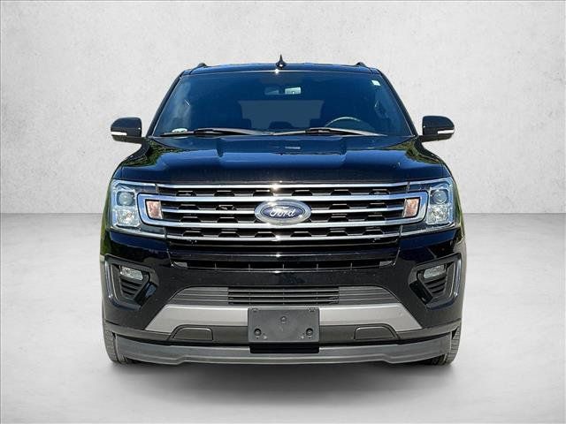 Used 2018 Ford Expedition XLT w/ Equipment Group 202A RWD image 2