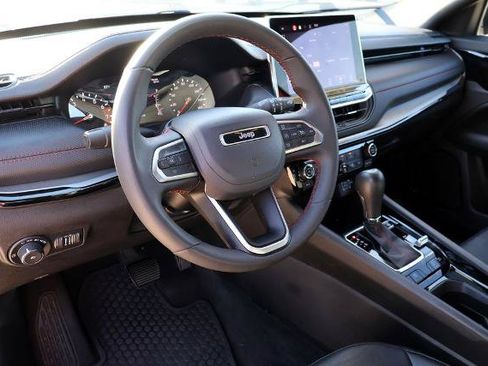 Used 2025 Jeep Compass Trailhawk AWD/4WD image 19
