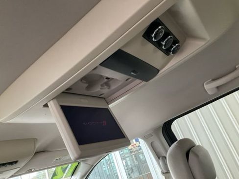 Used 2012 Dodge Grand Caravan SXT w/ Entertainment Group 1 image 19