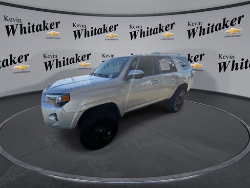 Used 2018 Toyota 4Runner SR5 RWD image 4