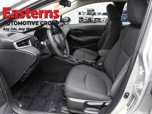 Used 2022 Toyota Corolla LE FWD image 13