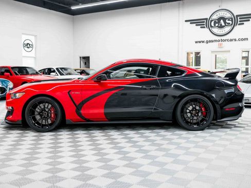 Used 2017 Ford Mustang Shelby GT350R w/ GT350R Equipment Group 920A RWD image 9
