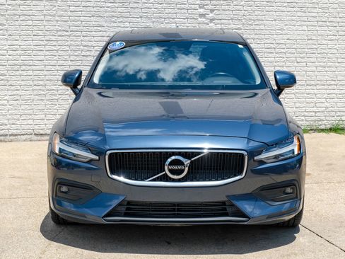 Used 2021 Volvo S60 T5 Momentum image 5