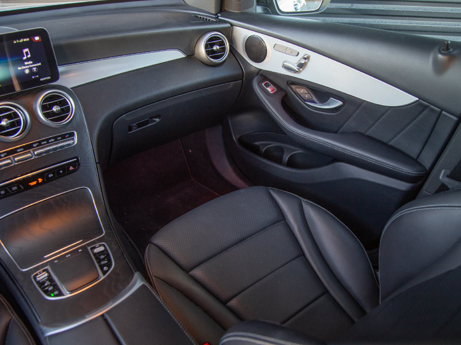 Used 2022 Mercedes-Benz GLC 300 image 23