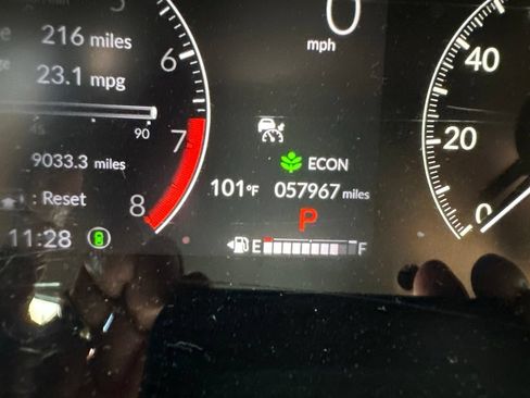 Used 2023 Honda HR-V LX image 11