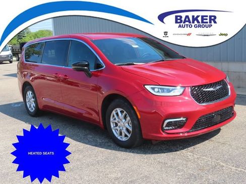 Used 2025 Chrysler Pacifica Select FWD image 1