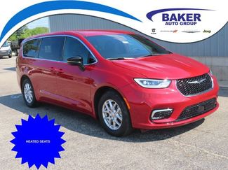 Used 2025 Chrysler Pacifica Select FWD video 1