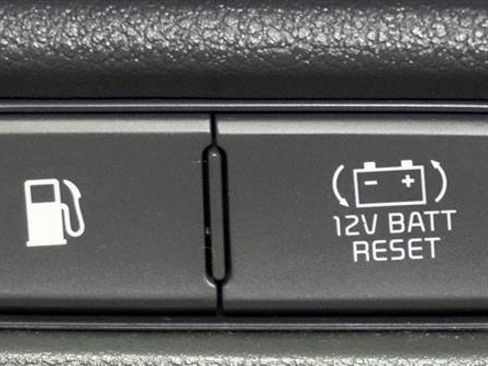 Used 2017 Kia Niro LX image 29