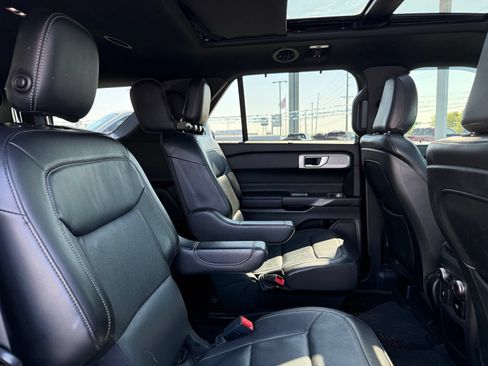 Used 2020 Ford Explorer Limited AWD/4WD image 8
