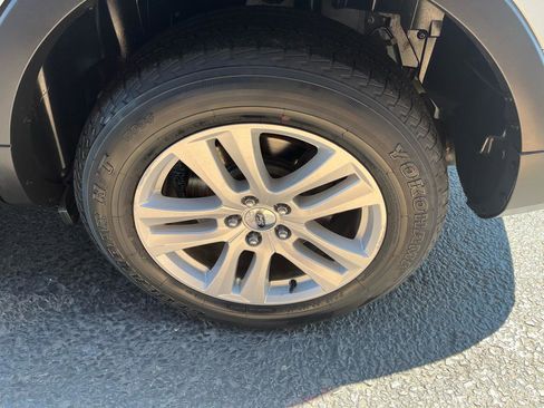 Used 2018 Ford Explorer XLT w/ Equipment Group 201A image 15