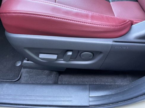 Used 2025 MAZDA CX-70 3.3 Turbo S w/ Premium Package image 13