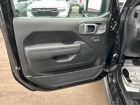 New 2025 Jeep Wrangler Unlimited Rubicon AWD/4WD image 10