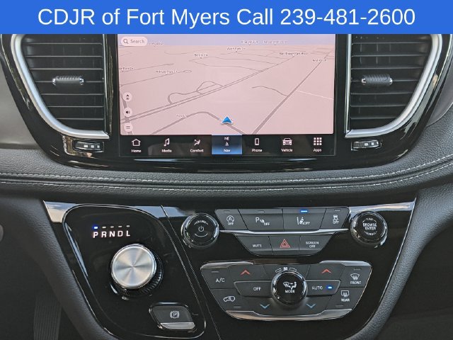 New 2026 Chrysler Pacifica Select FWD image 15