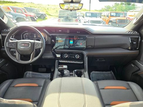 Used 2024 GMC Sierra 1500 AT4 w/ Technology Package AWD/4WD image 19