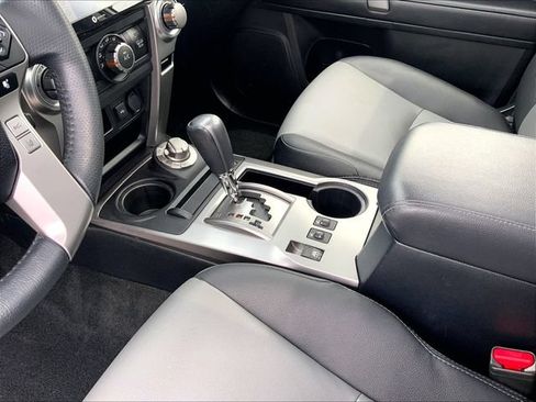 Used 2022 Toyota 4Runner SR5 Premium w/ Moonroof Package AWD/4WD image 16