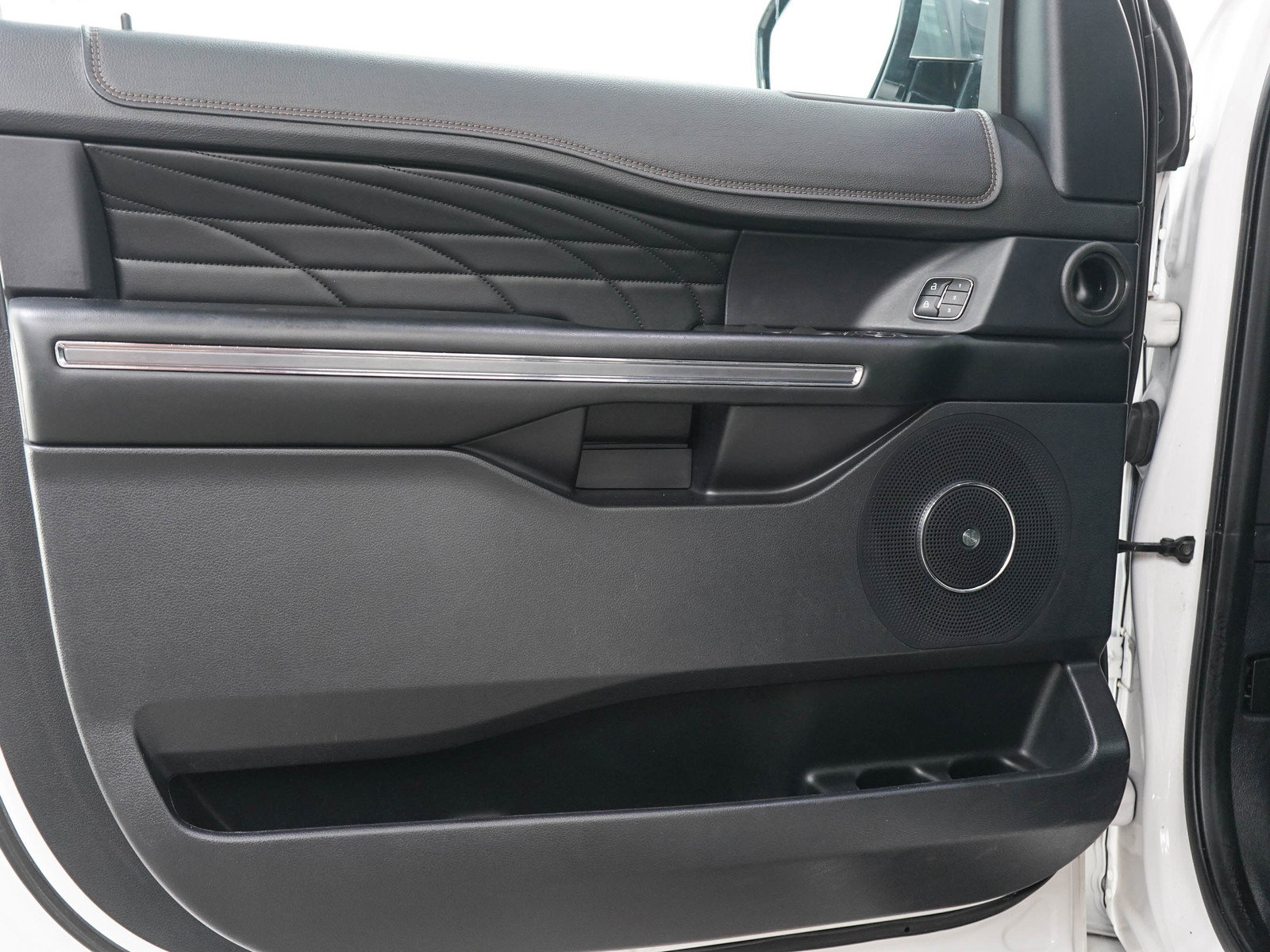 Used 2019 Ford Expedition Platinum AWD/4WD image 19