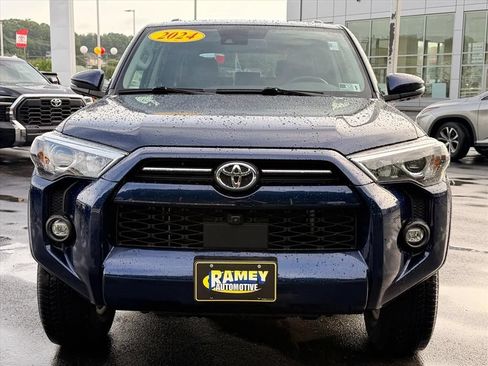 Used 2024 Toyota 4Runner SR5 Premium w/ Moonroof Package AWD/4WD image 9