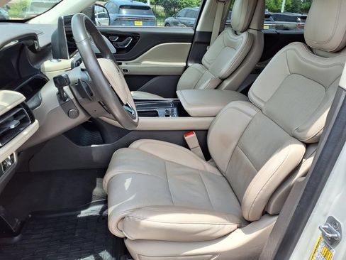 Used 2023 Lincoln Aviator Grand Touring w/ Equipment Group 301A AWD/4WD image 24