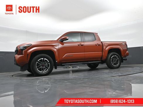 Used 2025 Toyota Tacoma TRD Sport w/ TRD Sport Upgrade Package AWD/4WD image 40