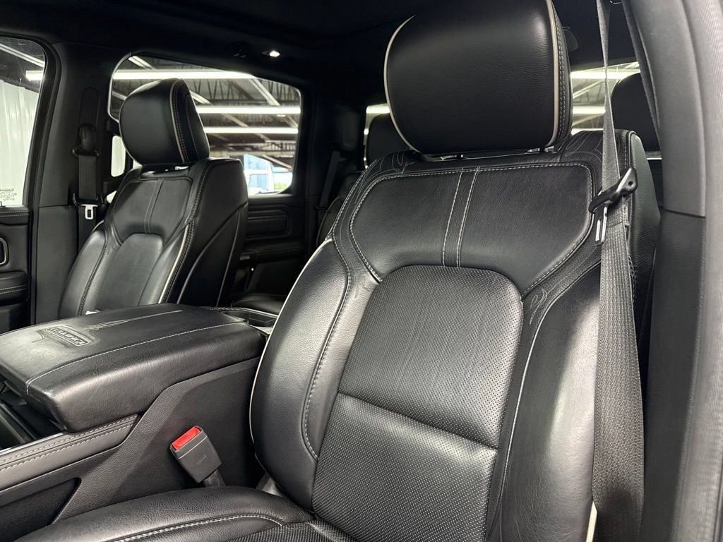 Used 2020 RAM 1500 Limited w/ Black Appearance Package AWD/4WD image 20