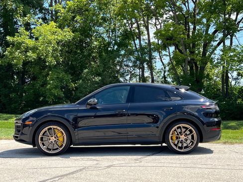 Used 2022 Porsche Cayenne Turbo GT AWD/4WD image 2