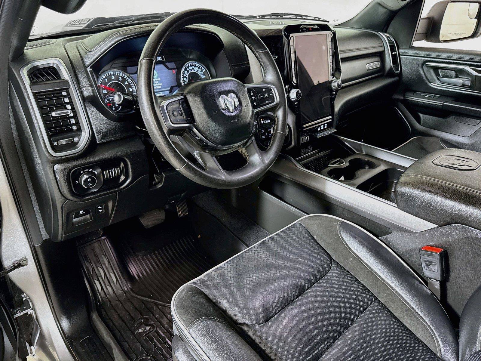 Used 2025 RAM 1500 Laramie AWD/4WD image 7