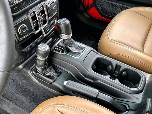 Used 2023 Jeep Wrangler Unlimited Sahara image 14