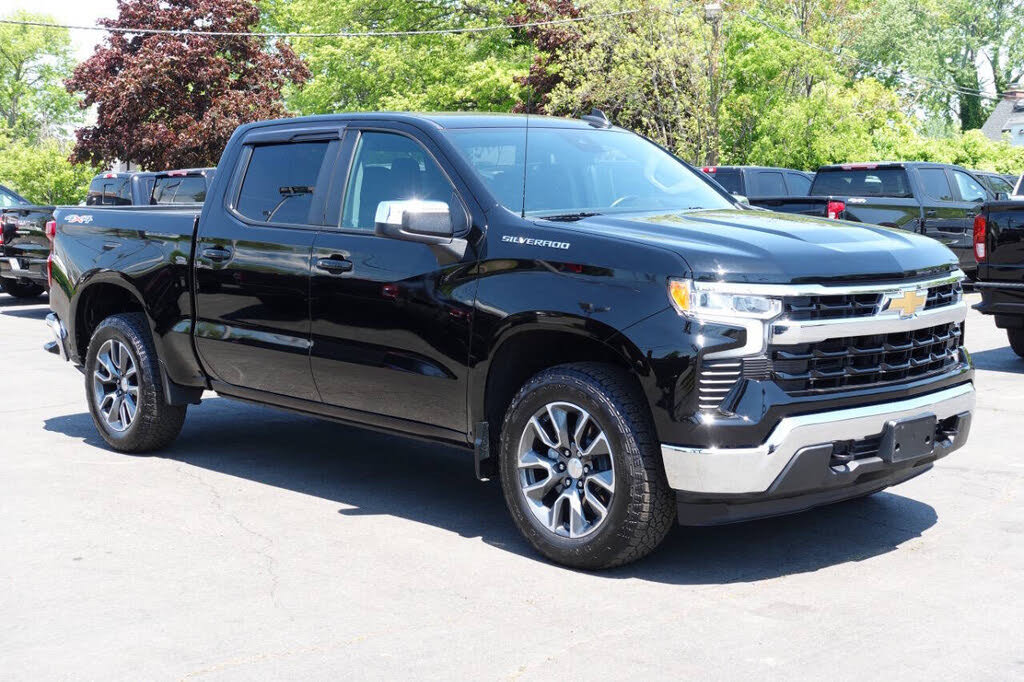 Used 2023 Chevrolet Silverado 1500 LT AWD/4WD image 5