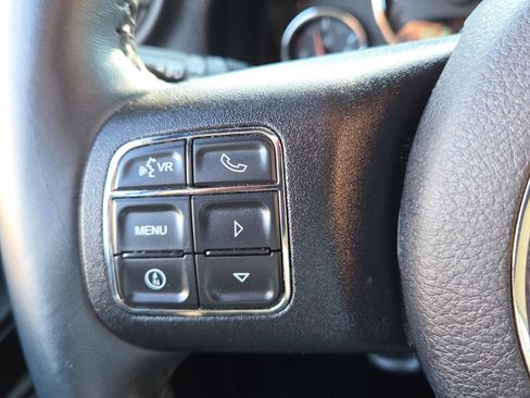 Used 2018 Jeep Wrangler Unlimited Sport S image 11