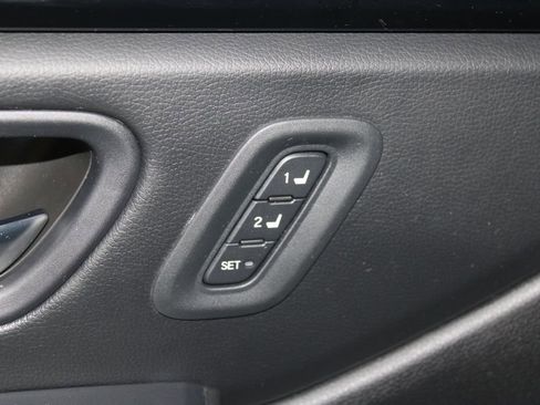 Used 2023 Honda Pilot EX-L image 8