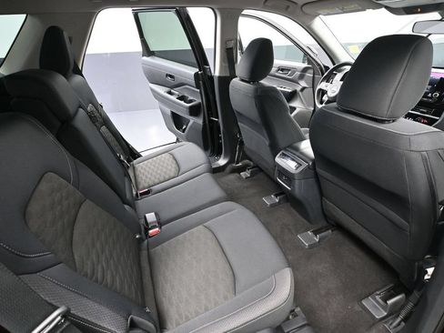 Used 2024 Nissan Pathfinder SV FWD image 44